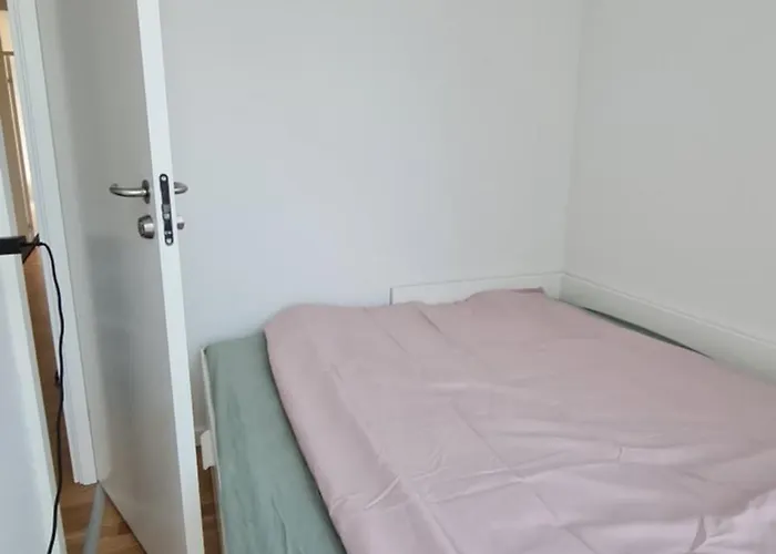 Two Storey Beautiful Location In Kopenhaga