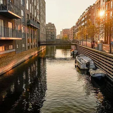 Two Storey Beautiful Location In Koppenhága