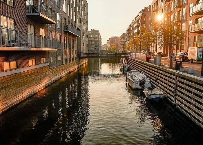 Two Storey Beautiful Location In Koppenhága
